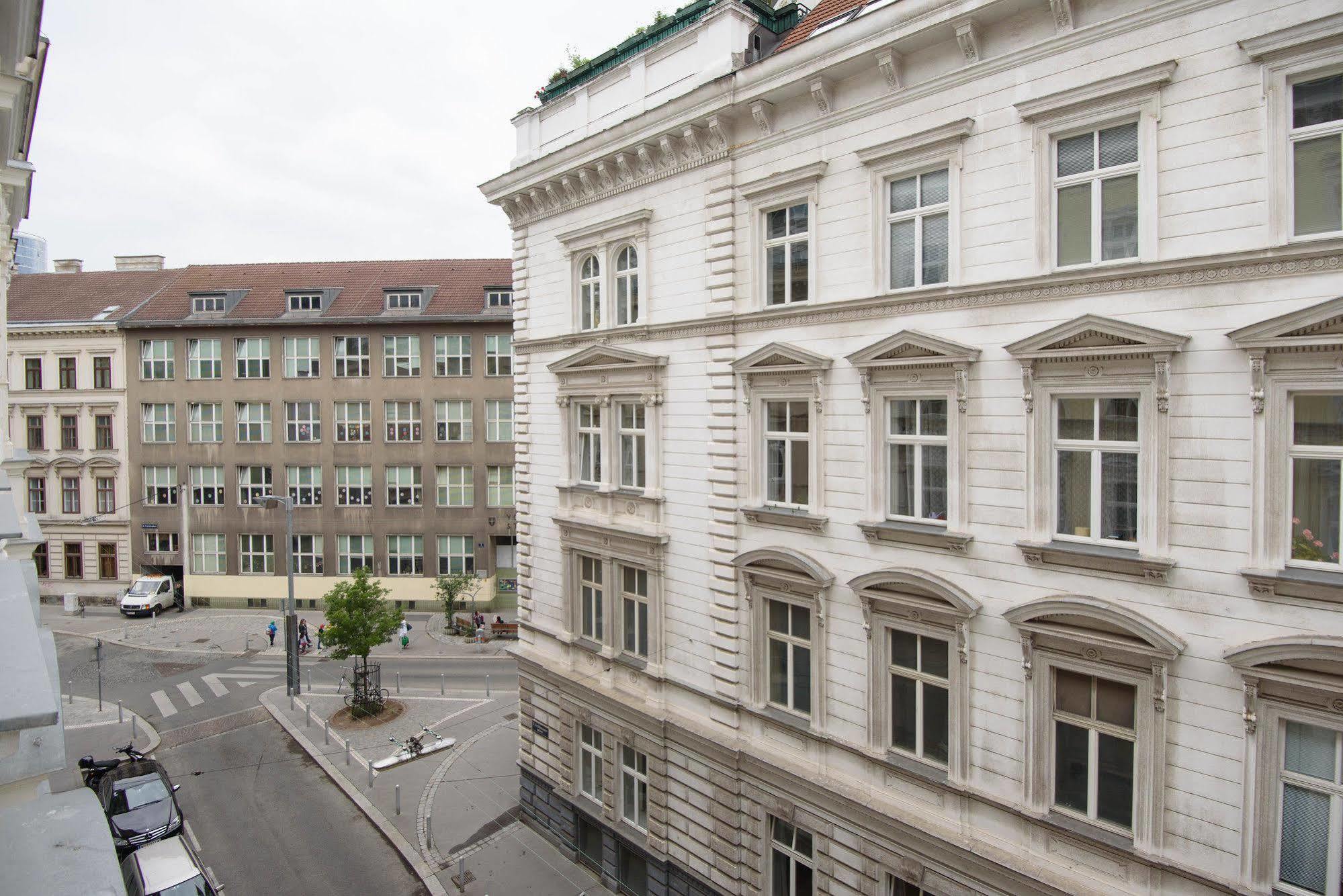 Royal Resort Apartments Urania Vienna Exterior photo